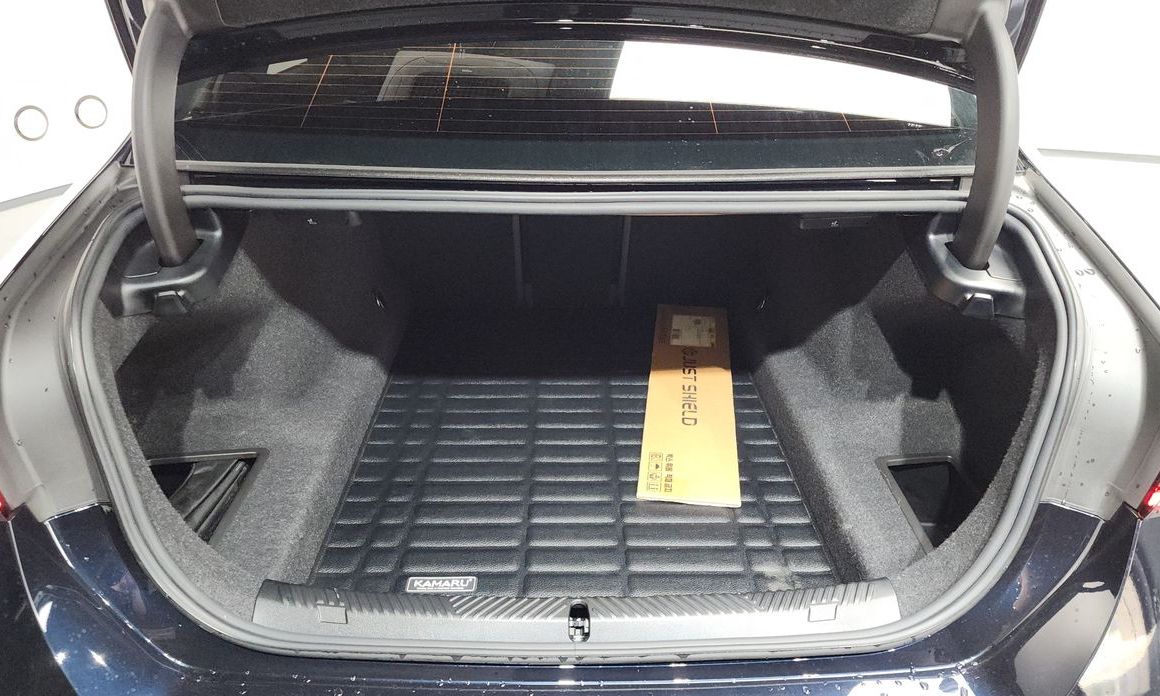 BMW 5-Series 2024