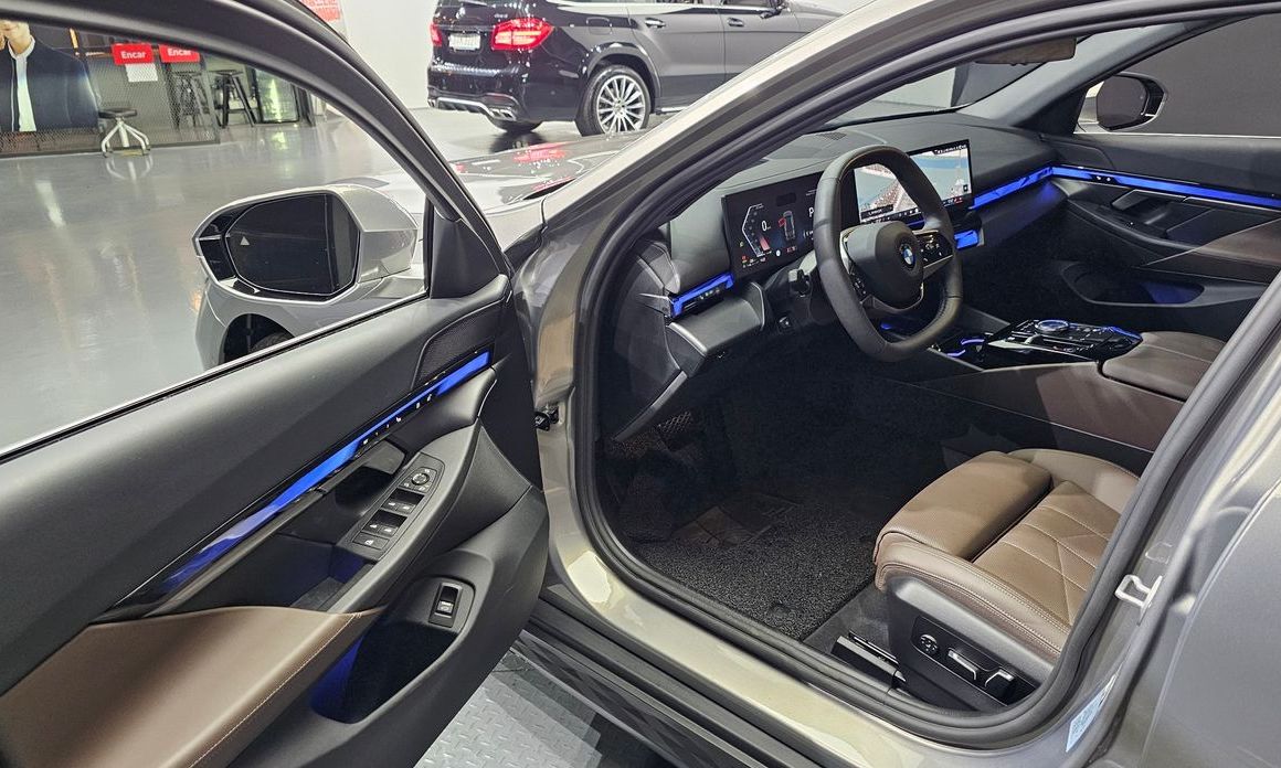 BMW 5-Series 2025