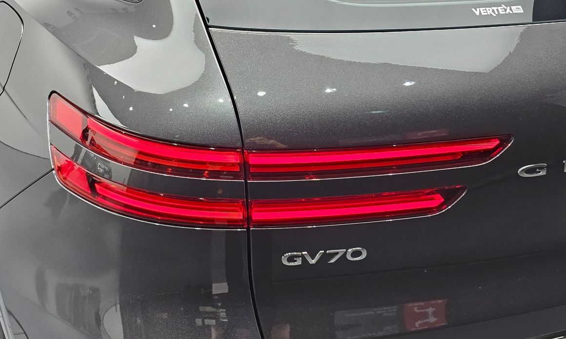 Genesis GV70 2025