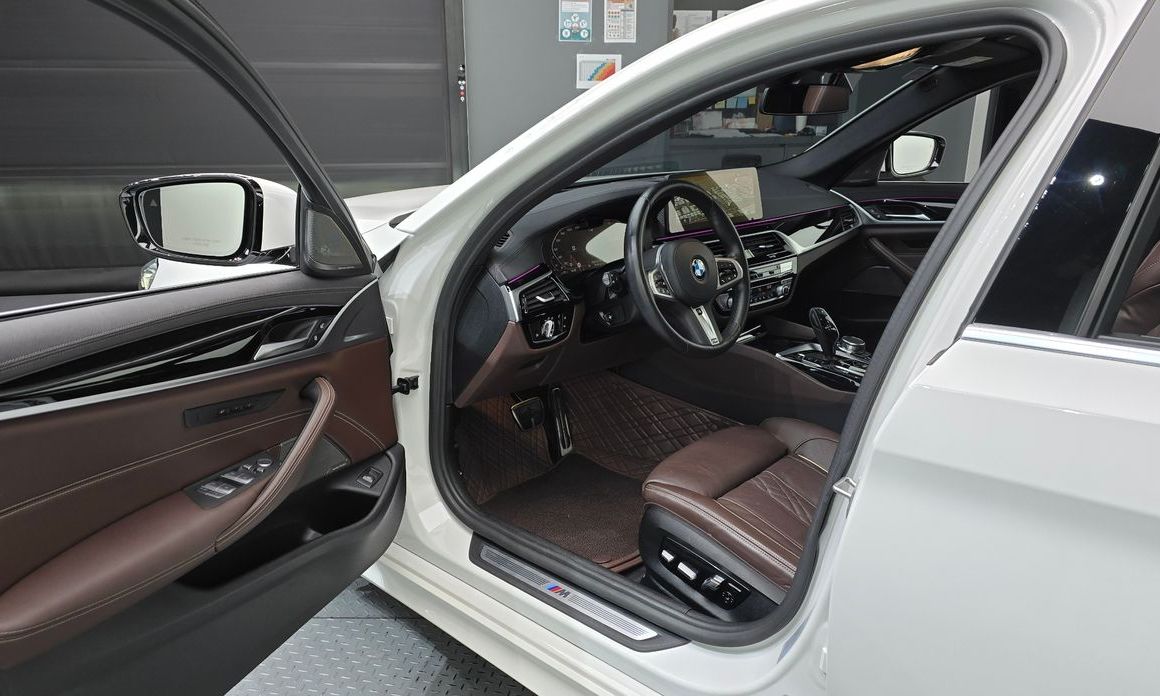 BMW 5-Series 2022