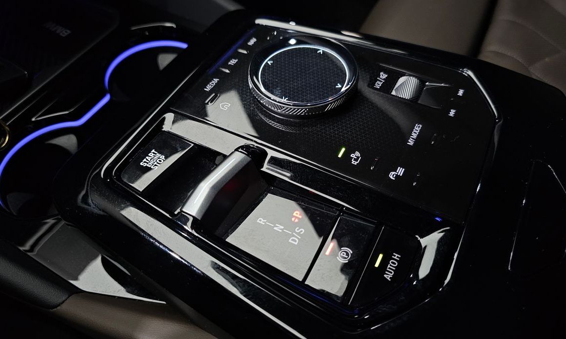 BMW 5-Series 2025