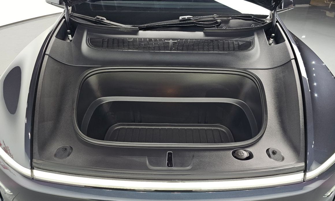 Tesla Model Y 2025