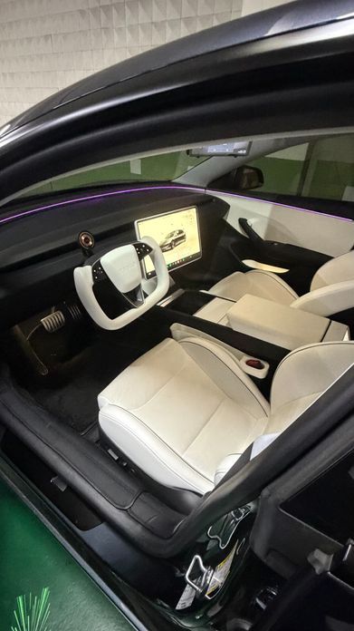 Tesla Model 3 2024