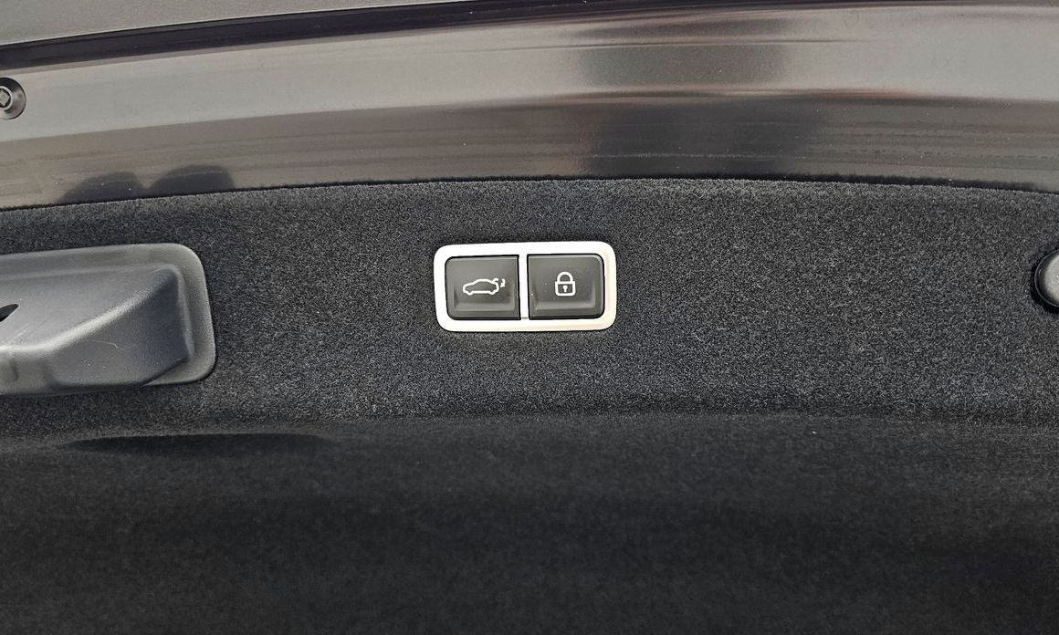 Genesis G90 2023
