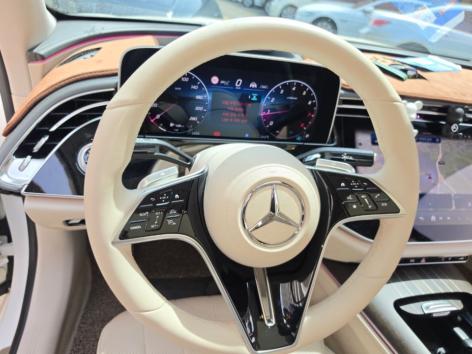 Mercedes-Benz E-Class 2024