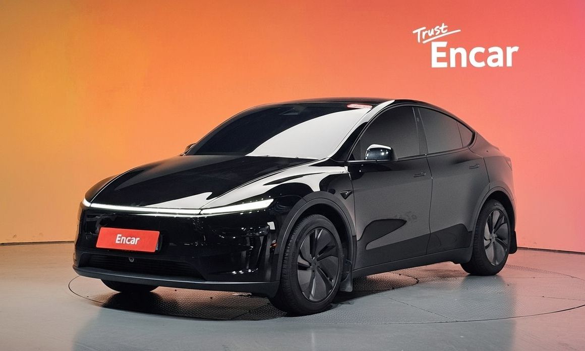 Tesla Model Y 2025