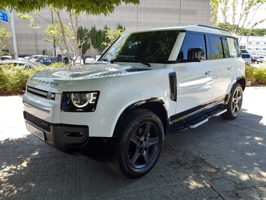 Land Rover Defender 2022