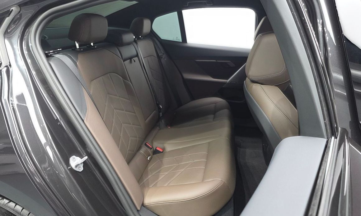 BMW 5-Series 2025