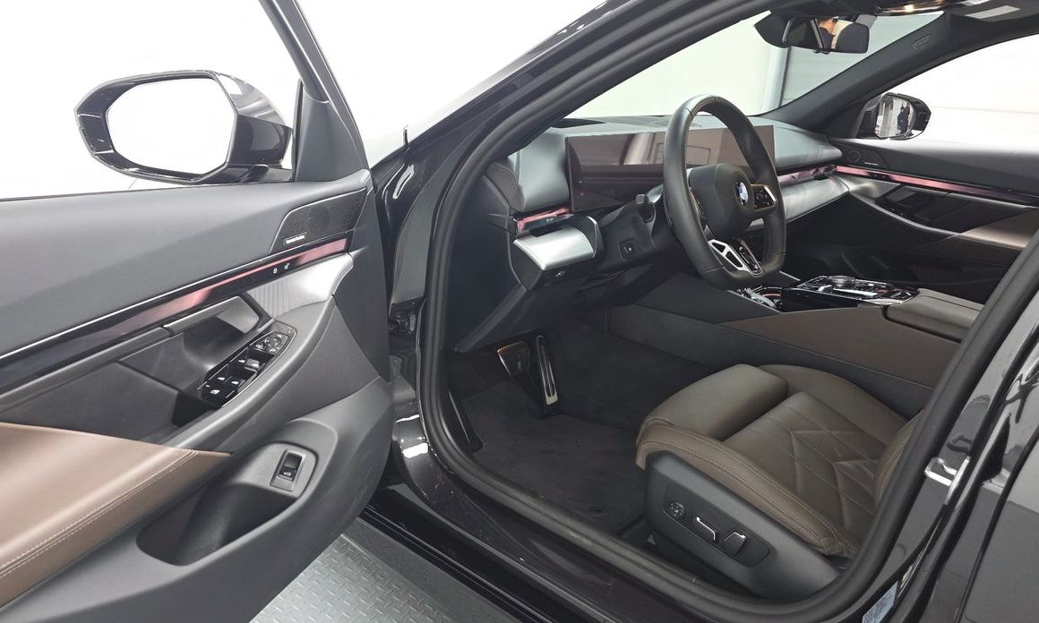 BMW 5-Series 2025