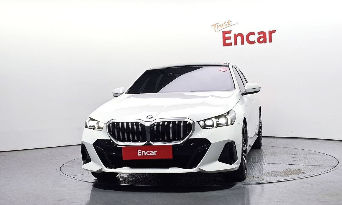 BMW 5-Series 2025