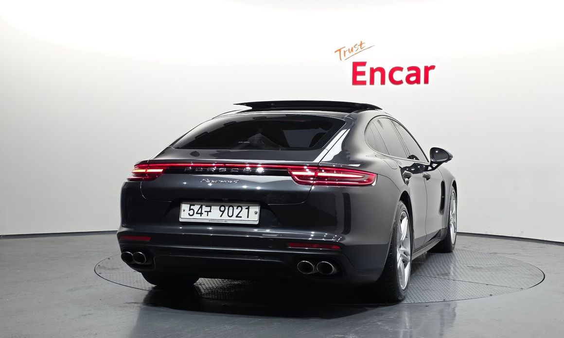 Porsche Panamera 2018