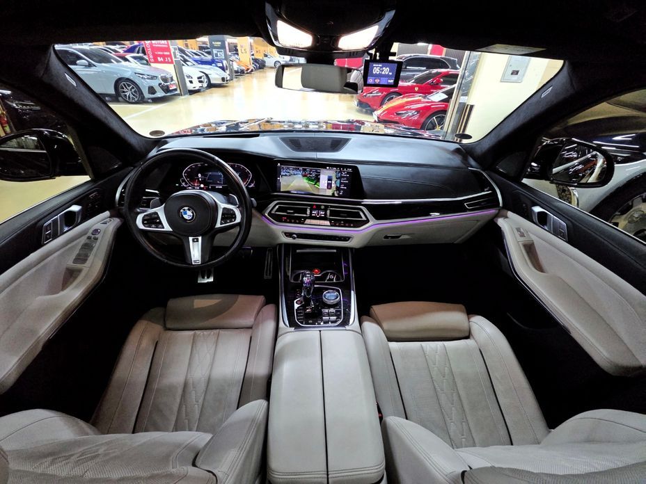 BMW X7 2021