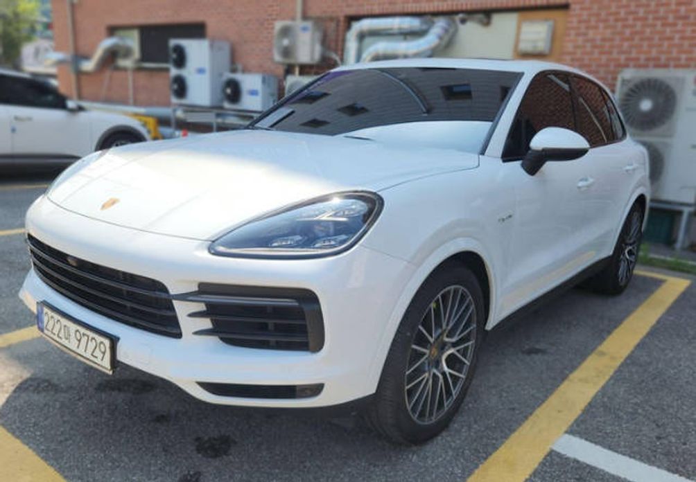 Porsche Cayenne 2021