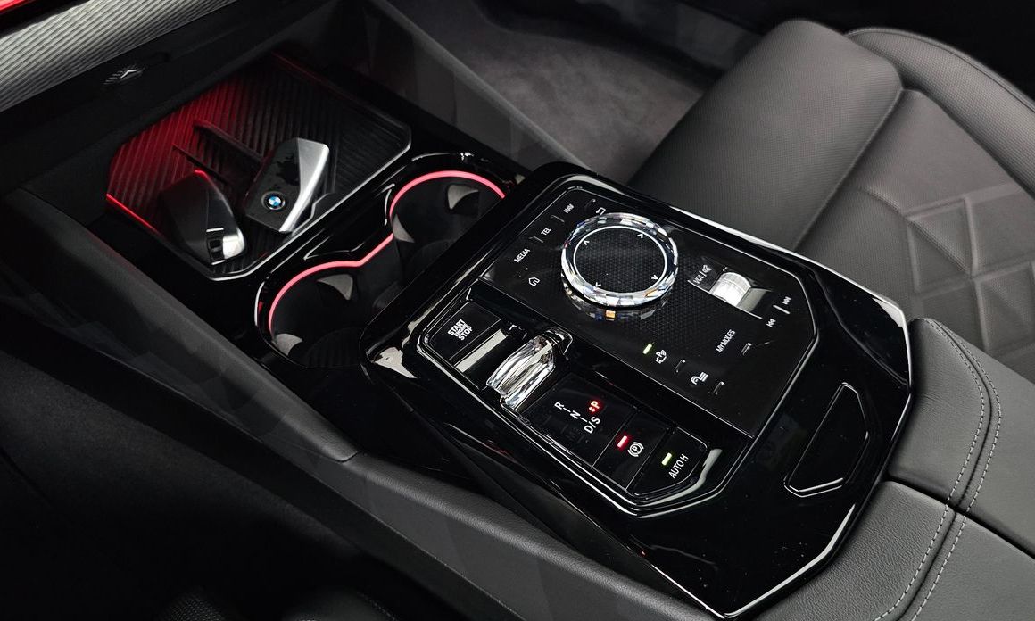 BMW 5-Series 2025