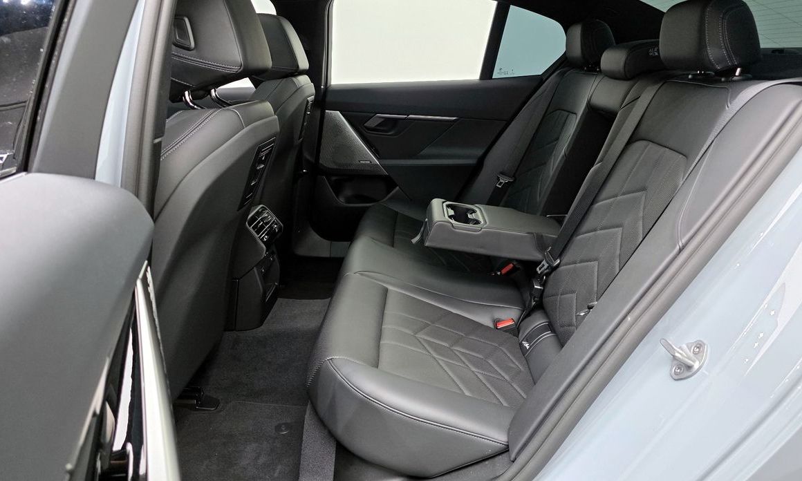 BMW 5-Series 2025