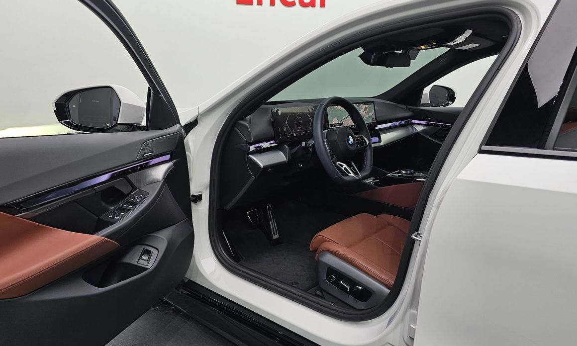 BMW 5-Series 2025