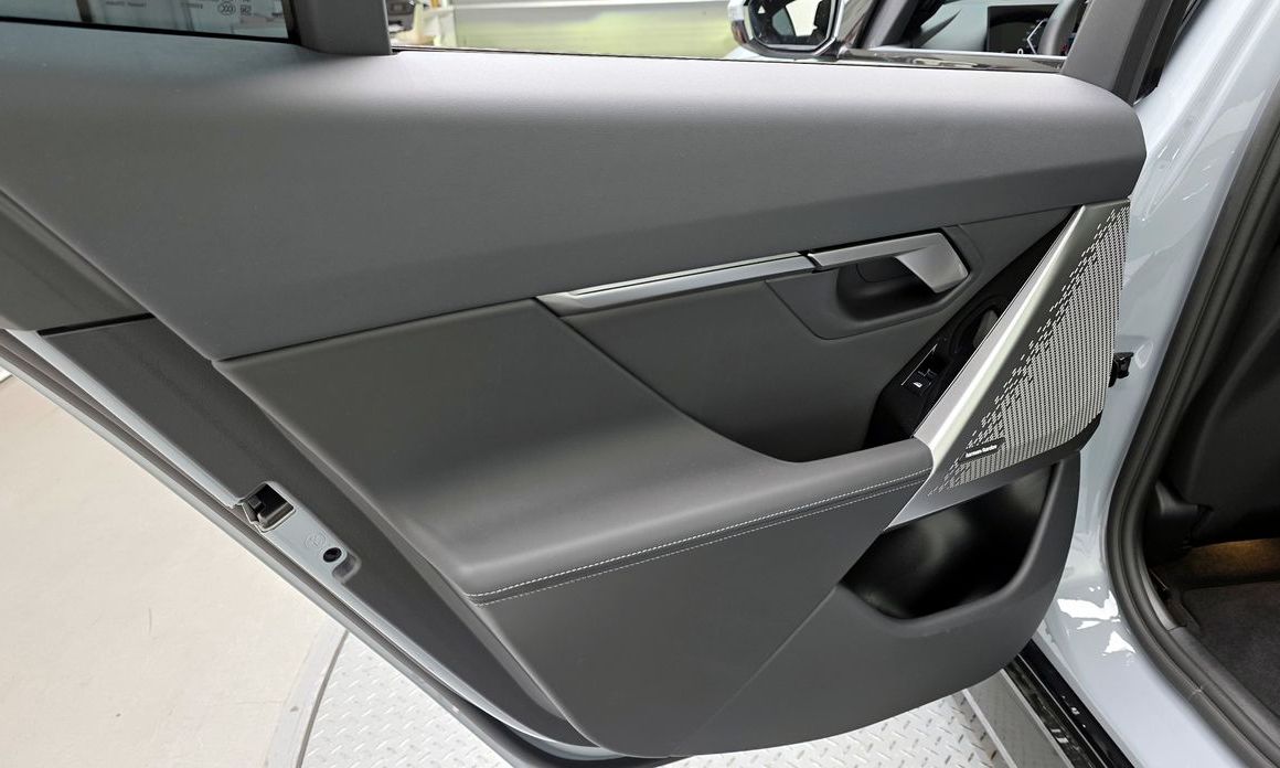 BMW 5-Series 2025