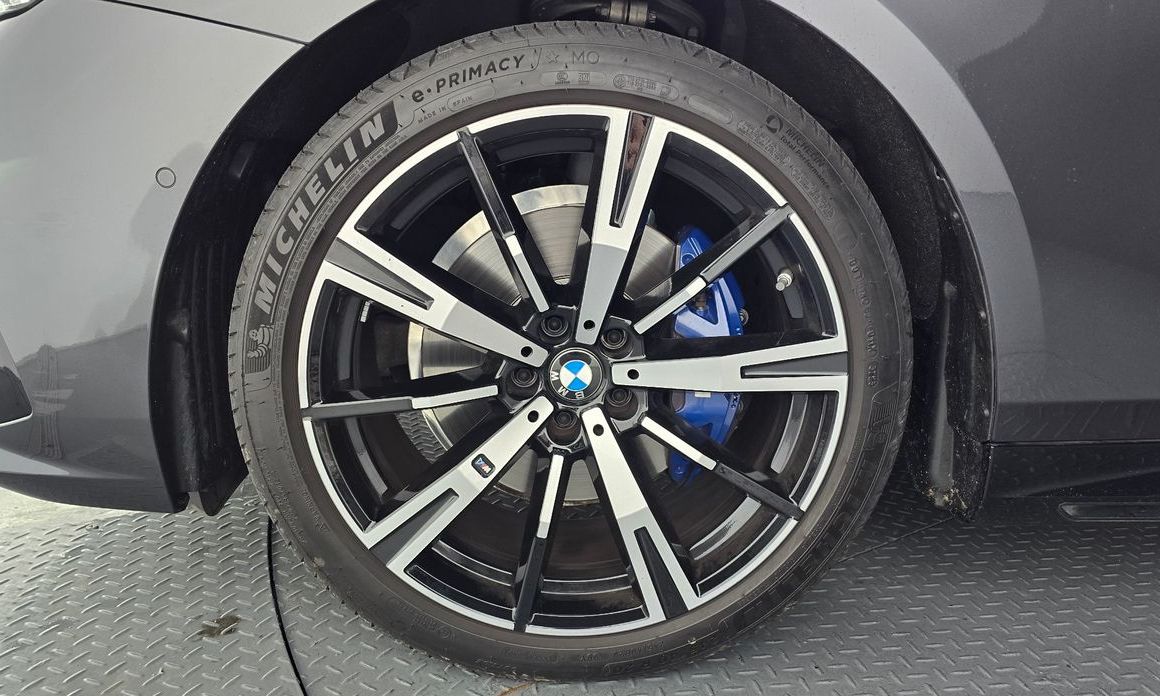 BMW 5-Series 2024