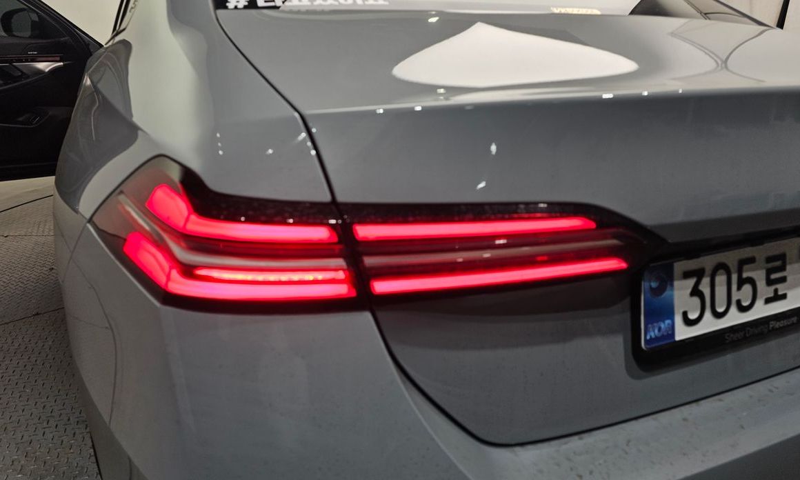 BMW 5-Series 2025