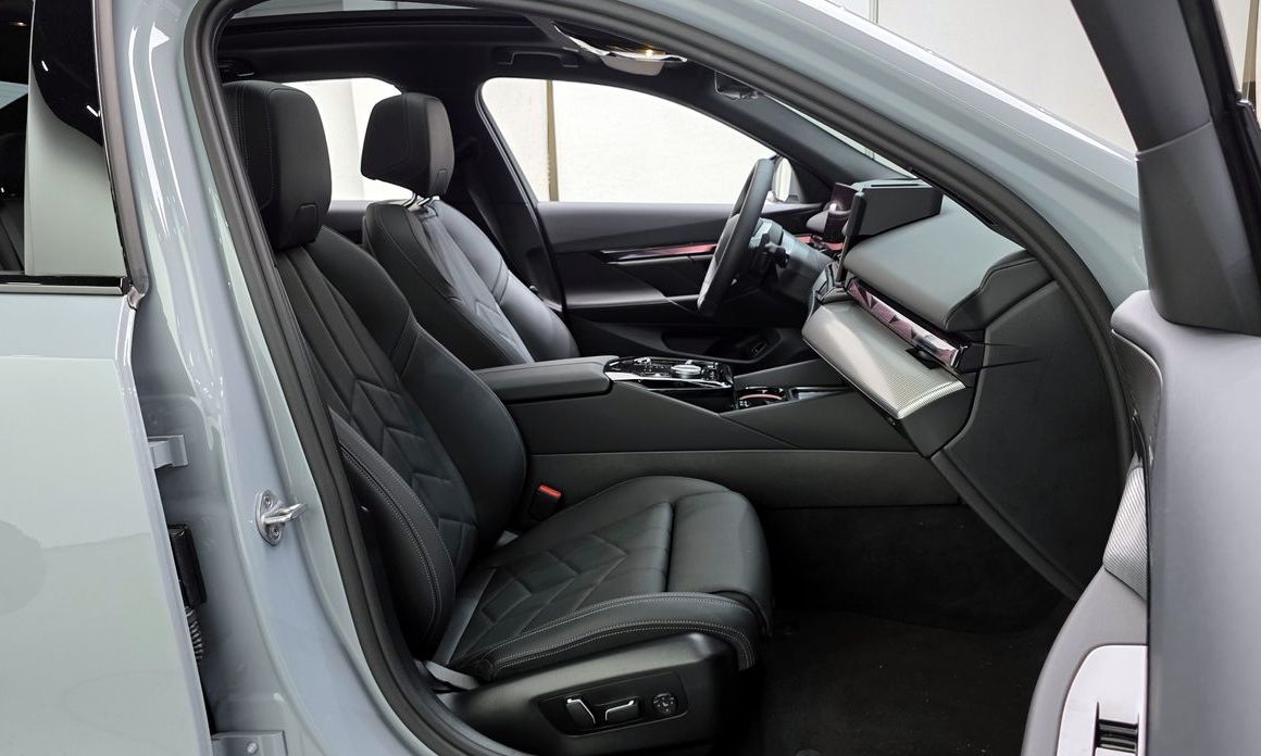 BMW 5-Series 2025