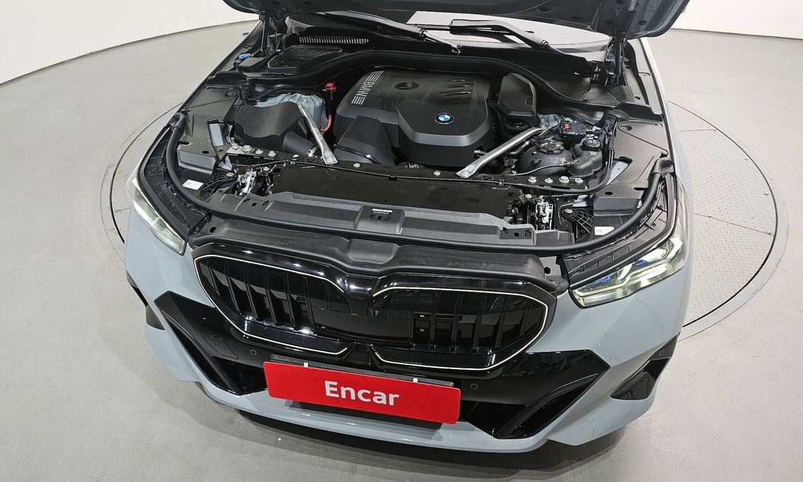 BMW 5-Series 2025