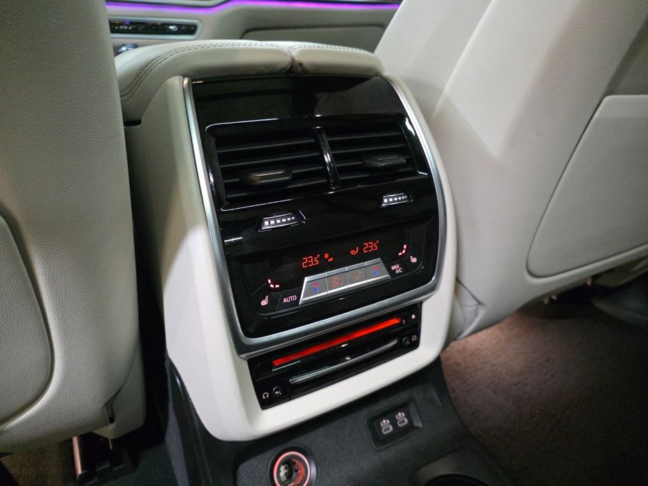 BMW X7 2021