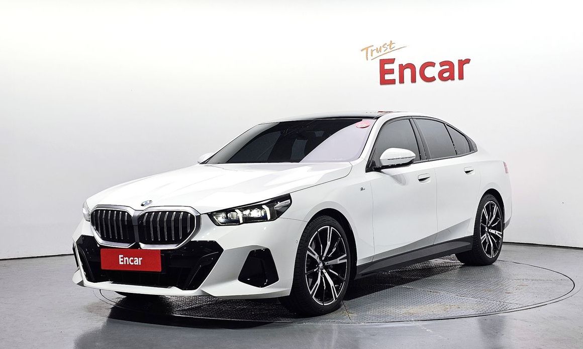 BMW 5-Series 2025