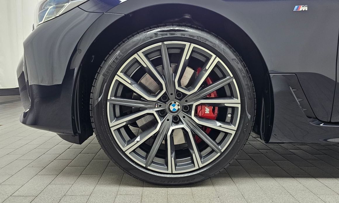 BMW Gran Turismo 2024