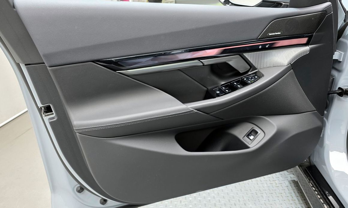 BMW 5-Series 2025