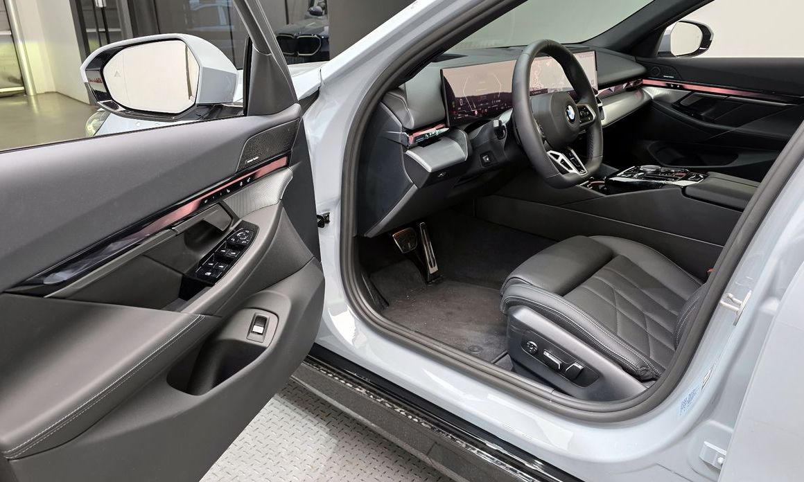 BMW 5-Series 2025