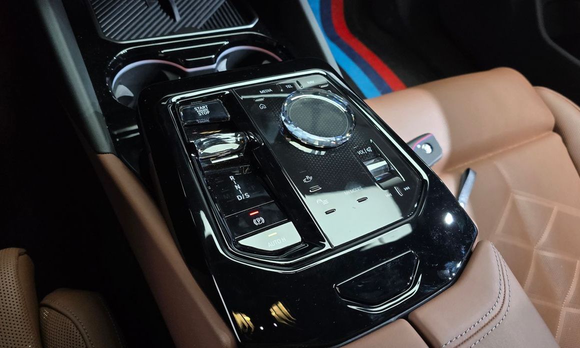 BMW 5-Series 2024
