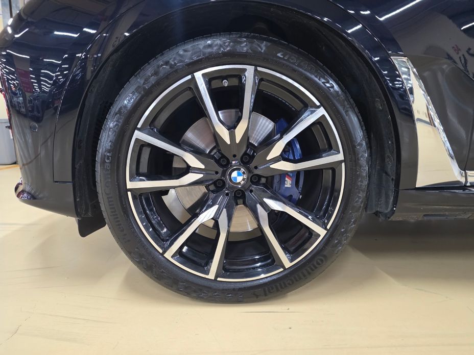 BMW X7 2021