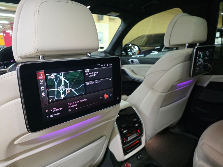 BMW X7 2021