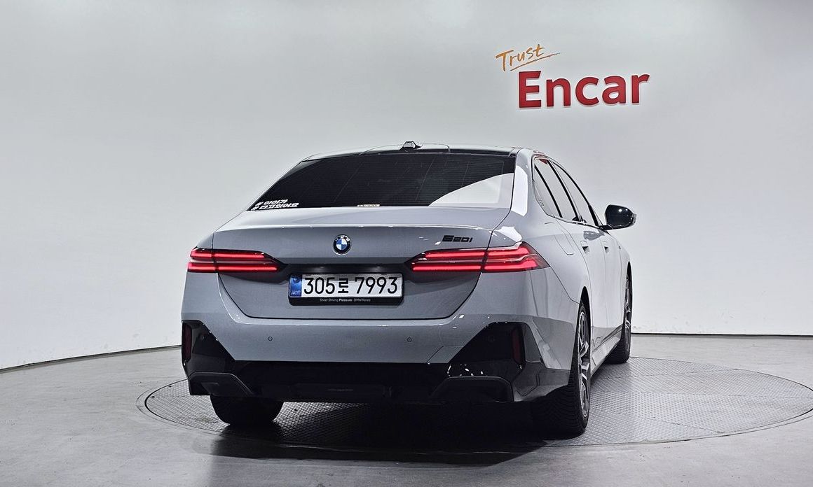 BMW 5-Series 2025