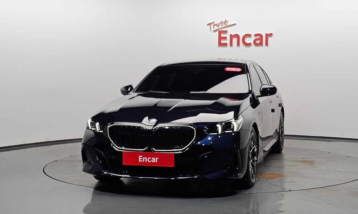 BMW 5-Series 2025