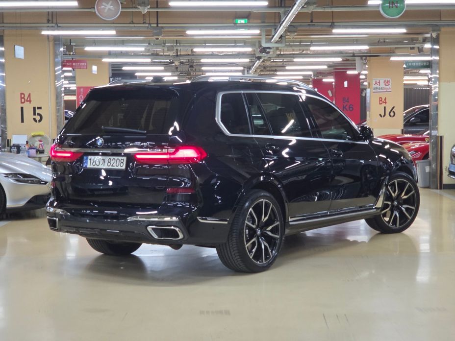BMW X7 2021
