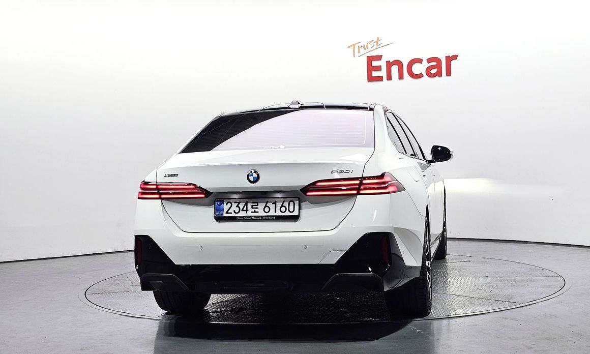 BMW 5-Series 2025