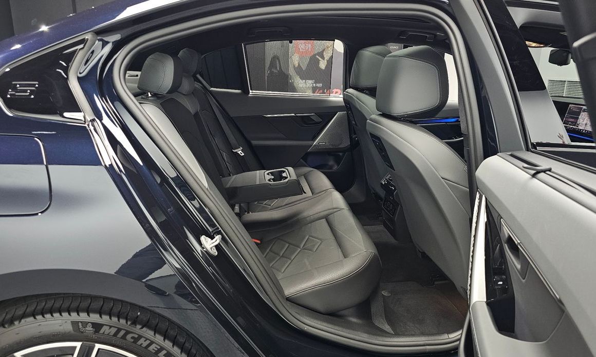 BMW 5-Series 2025