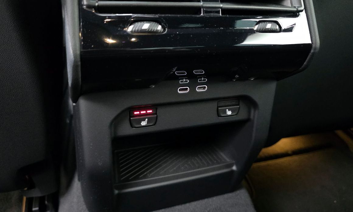 BMW 5-Series 2025