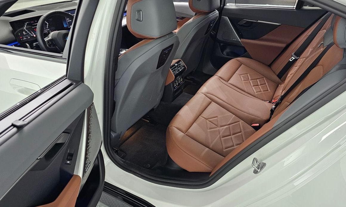 BMW 5-Series 2025