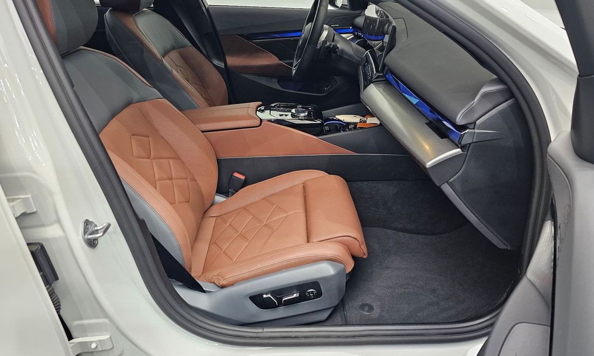 BMW 5-Series 2025