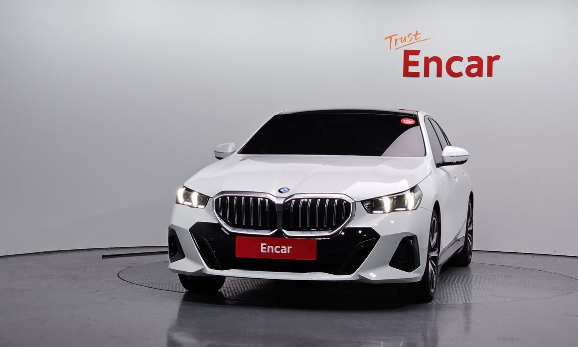 BMW 5-Series 2025