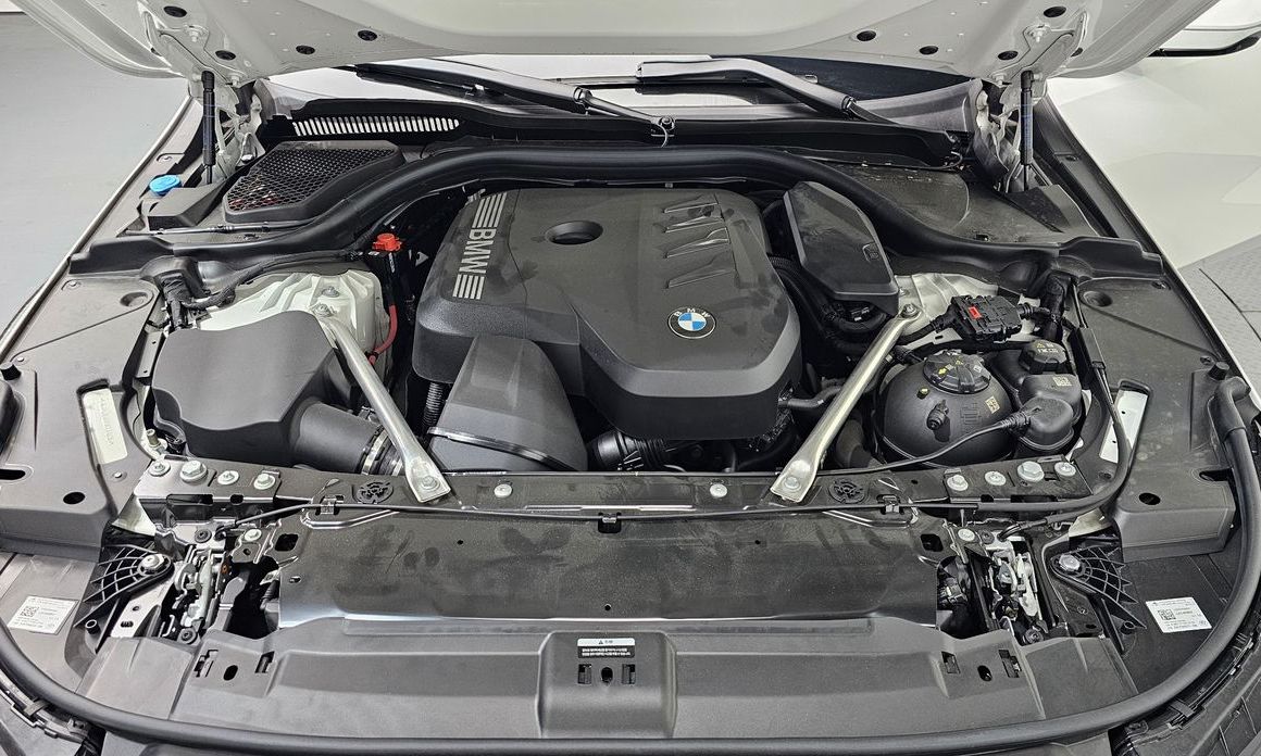 BMW 5-Series 2025