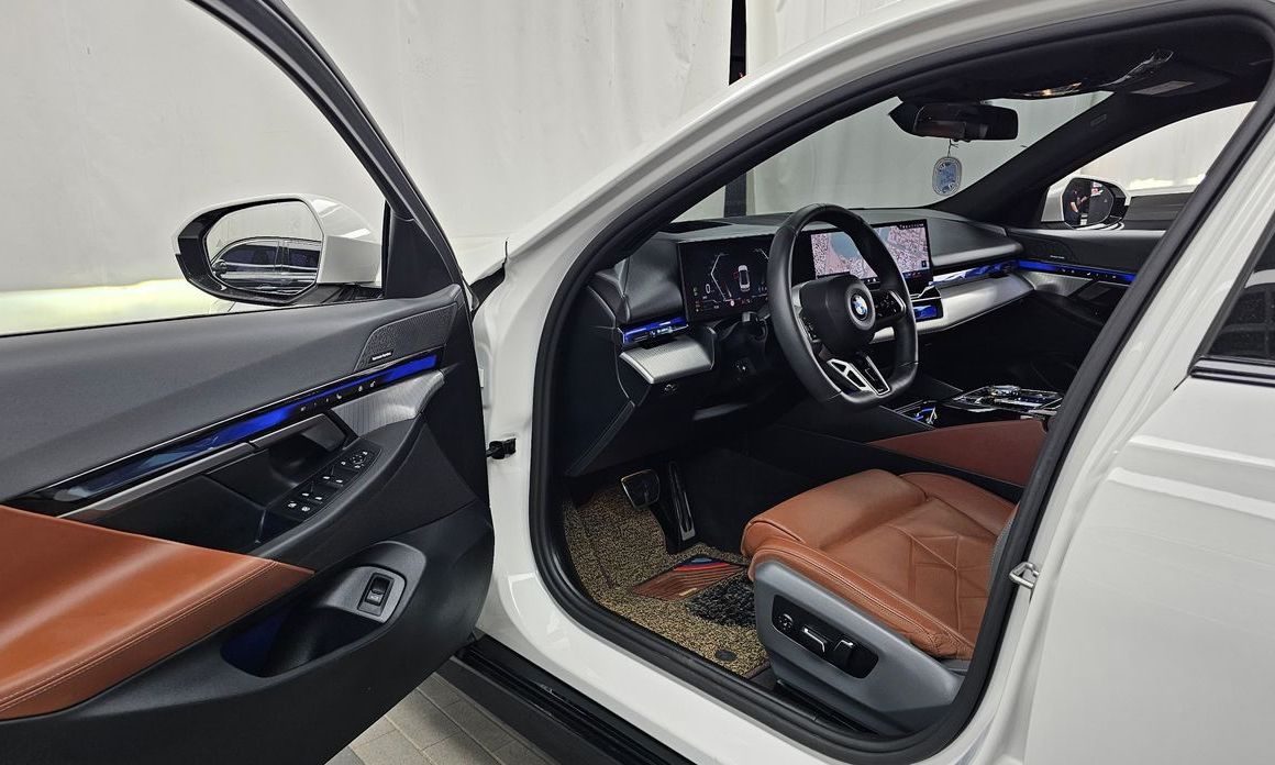 BMW 5-Series 2024