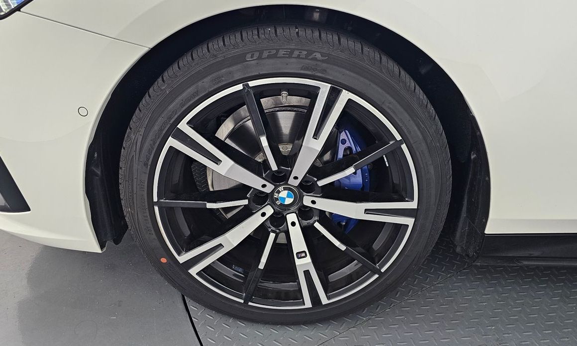 BMW 5-Series 2025