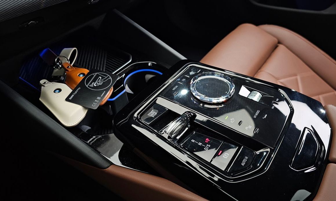 BMW 5-Series 2025