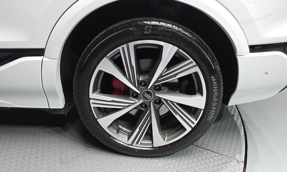 Audi SQ6 e-tron 2025