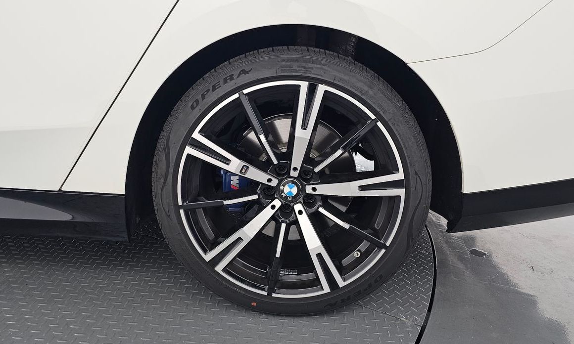 BMW 5-Series 2025