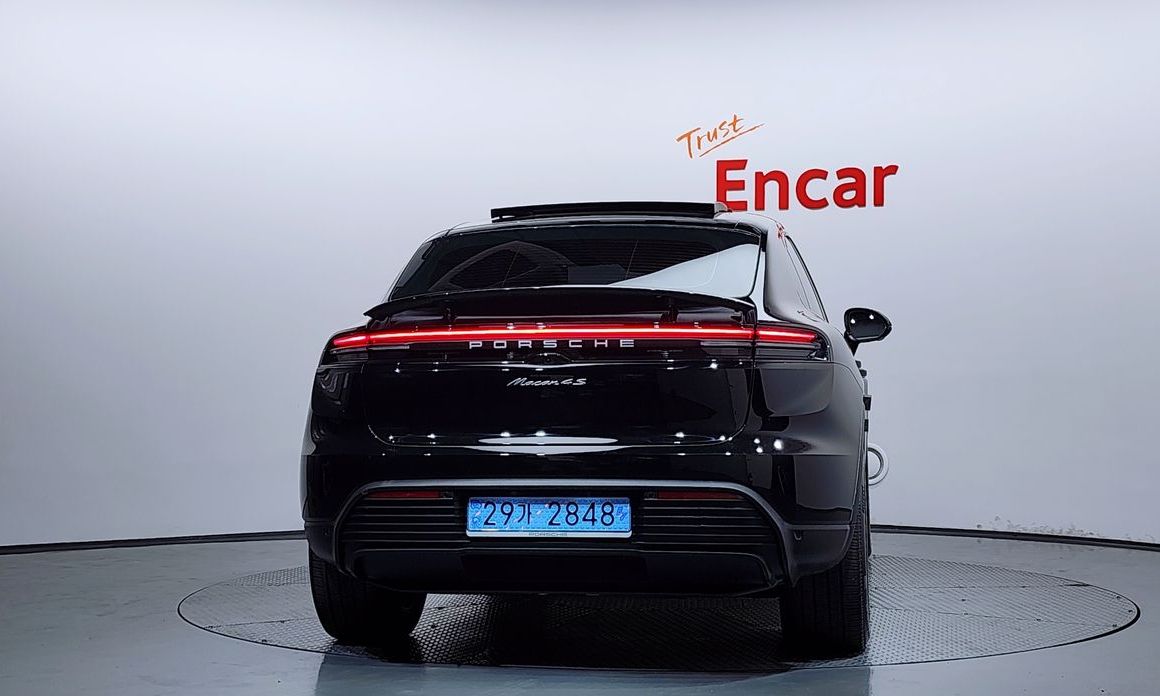 Porsche Macan 2025
