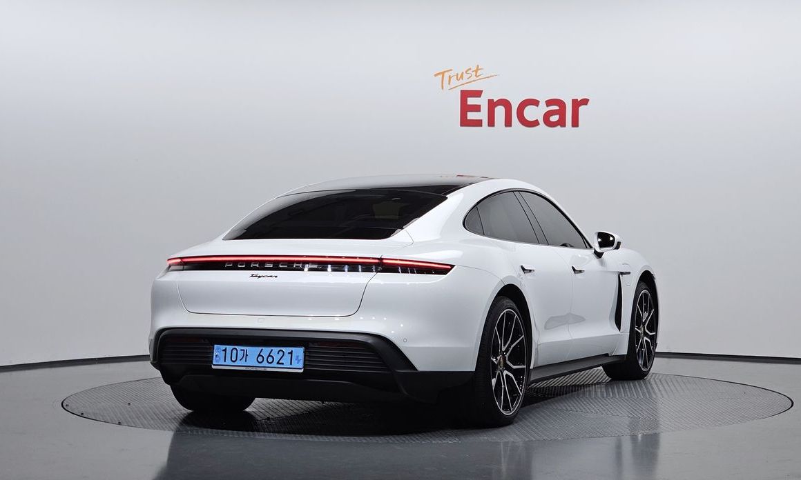 Porsche Taycan 2023